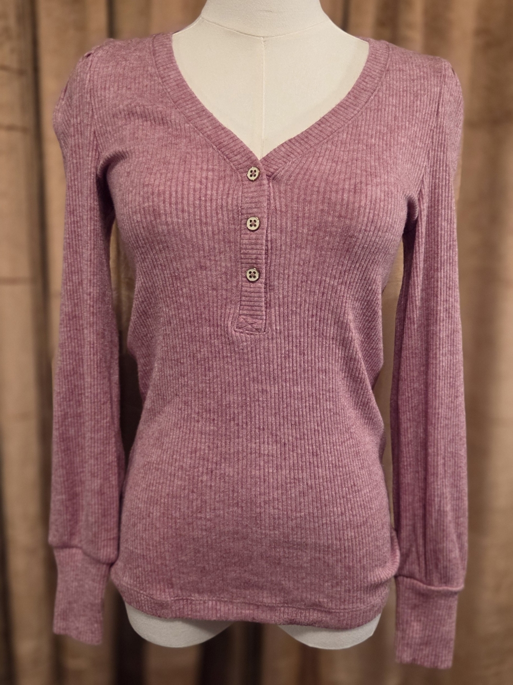 LOFT Ribbed V-Neck Henley Long Sleeve Top - Dusty Rose/Pink. Size XS